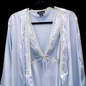 JONES NEW YORK Women’s Light Blue Satin Gown and Robe Set Size: L